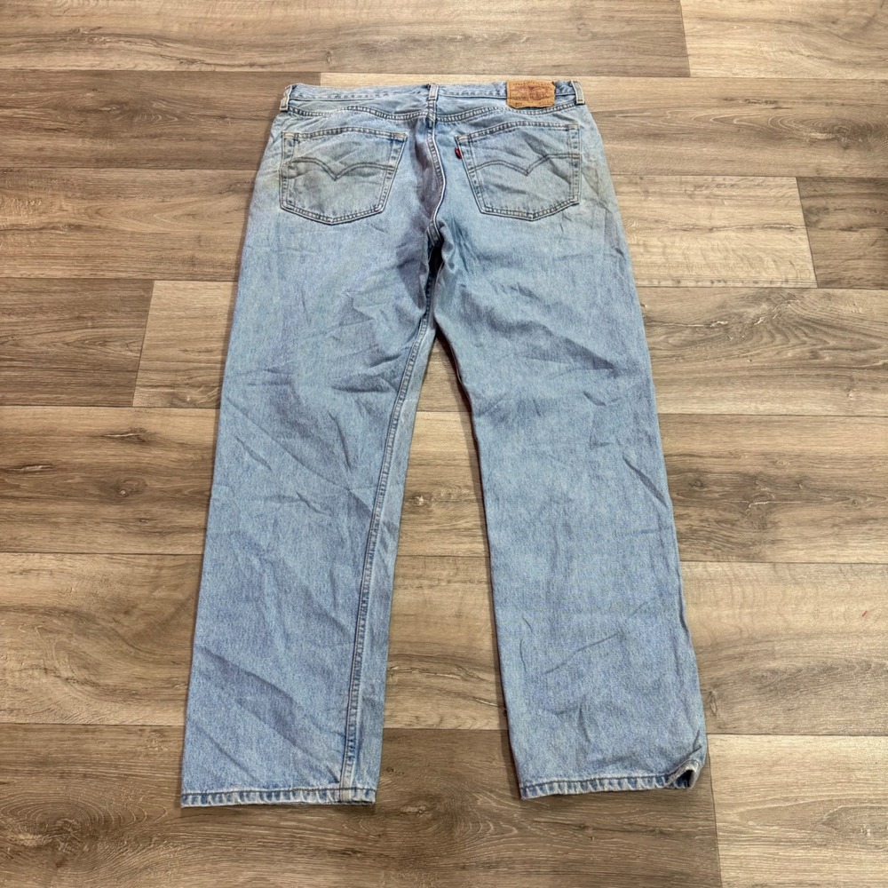 Levis 501 Original Fit Jeans Light Wash Blue Denim Button Fly 37x28